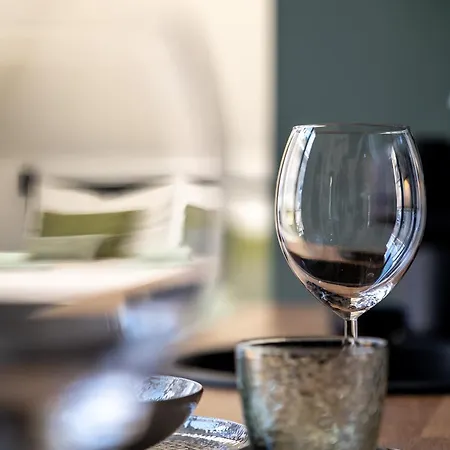 Апартаменты Dob Street With Balcony *