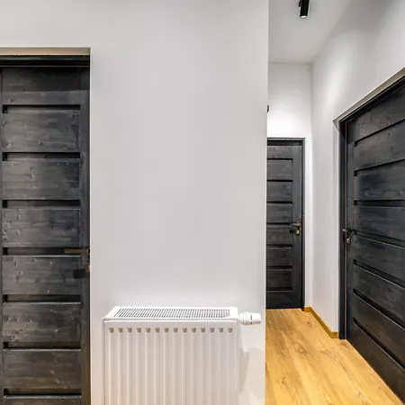 Dob Street With Balcony *