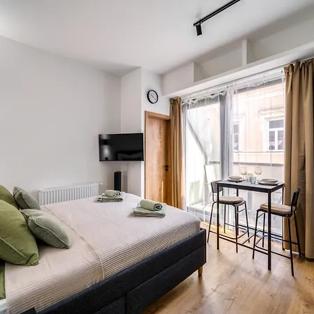 Dob Street With Balcony Будапешт