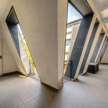 Dob Street With Balcony Апартаменты *