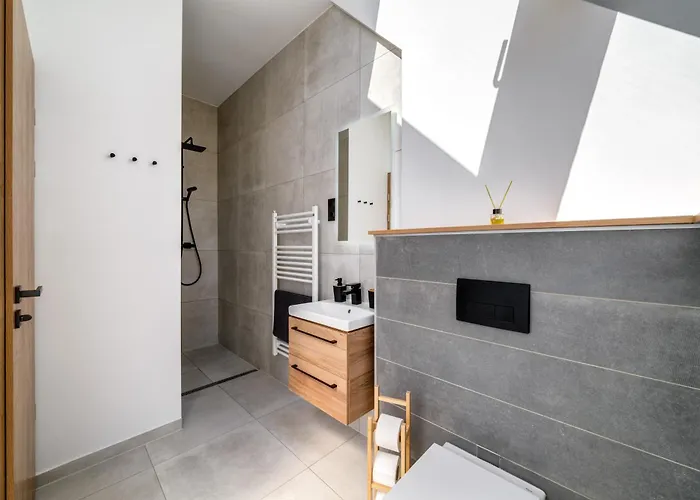 Apartament Dob Street With Balcony